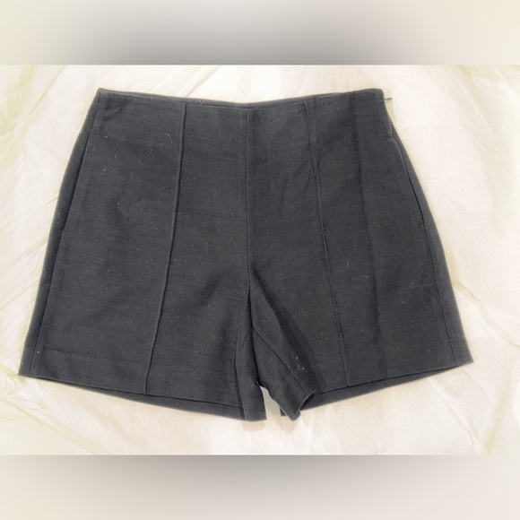 Vince Sculptural Panama Linen-Blend Short - Picture 3 of 7